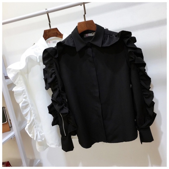 Dramatic Black Zip Ruffle Sleeve Top - Picture 5 of 7